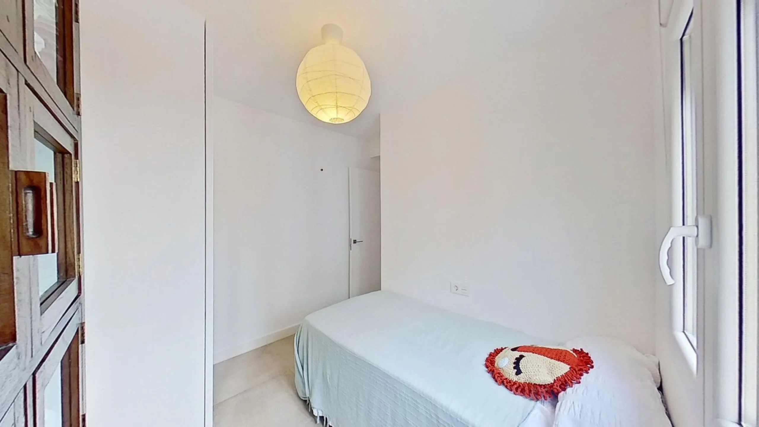 Apartment - Middle Floor Apartment в продаже в Málaga, Málaga. В доме 3 спален и 1 ванных комнат. Площадь дома 73 м²
