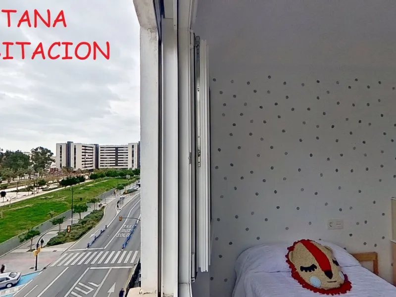 Apartment - Middle Floor Apartment в продаже в Málaga, Málaga. В доме 3 спален и 1 ванных комнат. Площадь дома 73 м²