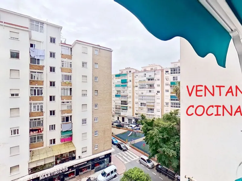 Apartment - Middle Floor Apartment в продаже в Málaga, Málaga. В доме 3 спален и 1 ванных комнат. Площадь дома 73 м²