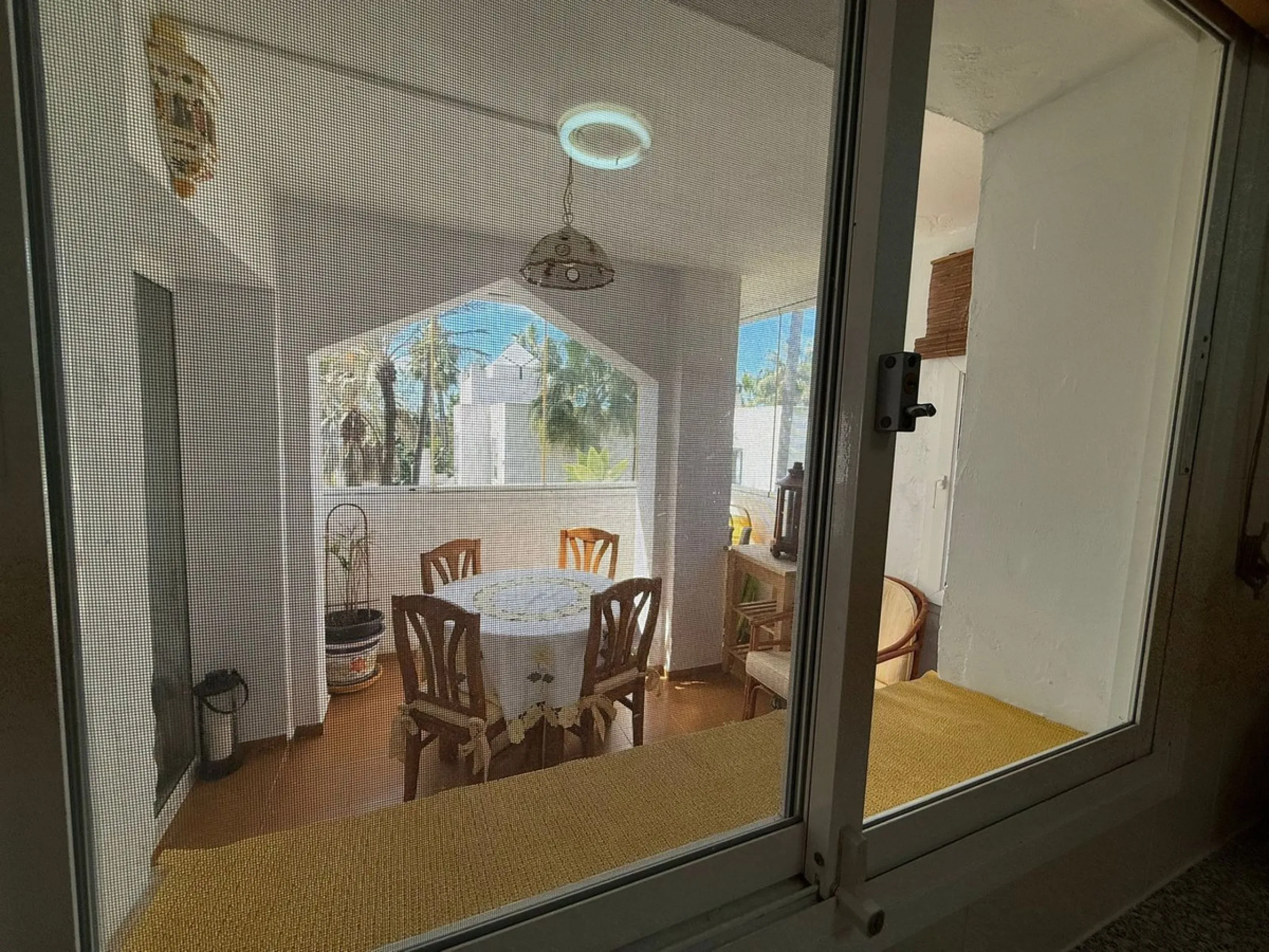 Beautiful south-facing 2-bedroom, 1-bathroom apartment located in La Reserva de Marbella.