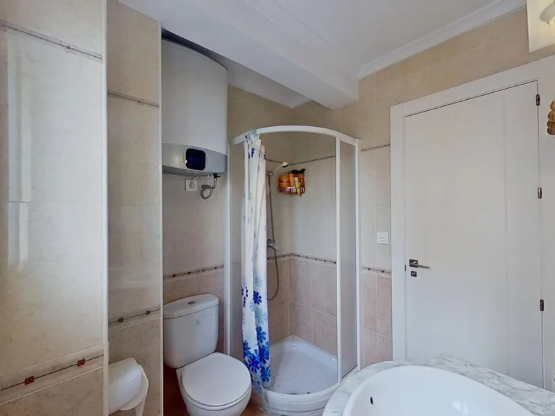 Apartment - Middle Floor Apartment в продаже в Málaga, Málaga. В доме 3 спален и 1 ванных комнат. Площадь дома 73 м²