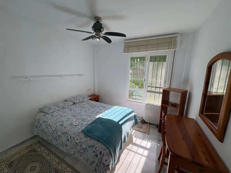 Beautiful south-facing 2-bedroom, 1-bathroom apartment located in La Reserva de Marbella.