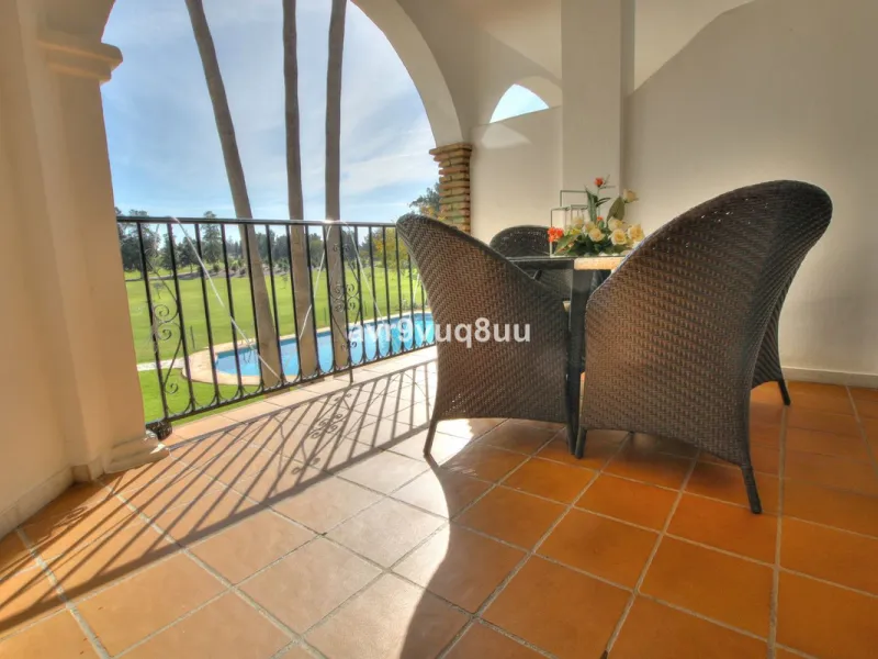 Apartment - Middle Floor Apartment в продаже в Mijas, Málaga. В доме 2 спален и 2 ванных комнат. Площадь дома 75 м². Площадь участка 152 м²
