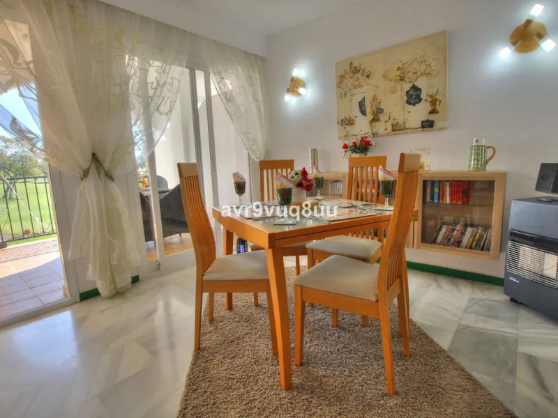 Apartment - Middle Floor Apartment в продаже в Mijas, Málaga. В доме 2 спален и 2 ванных комнат. Площадь дома 75 м². Площадь участка 152 м²