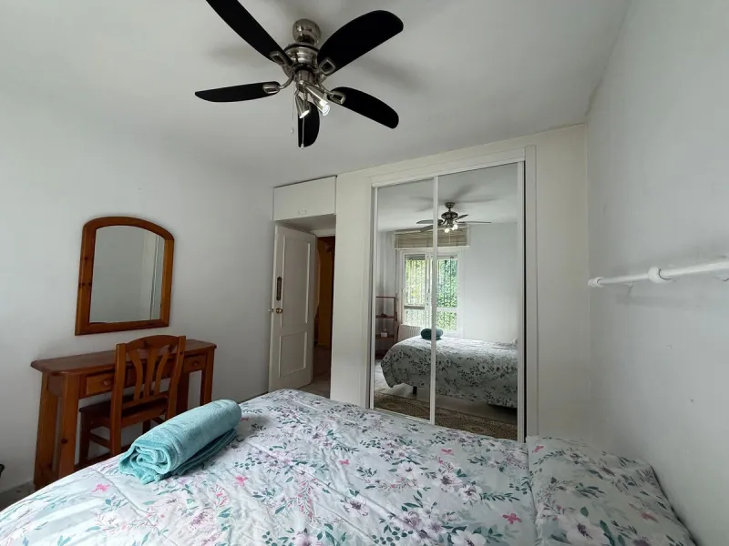 Beautiful south-facing 2-bedroom, 1-bathroom apartment located in La Reserva de Marbella.