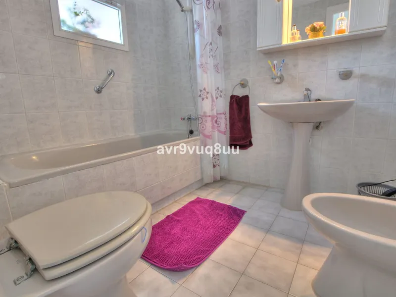 Apartment - Middle Floor Apartment в продаже в Mijas, Málaga. В доме 2 спален и 2 ванных комнат. Площадь дома 75 м². Площадь участка 152 м²