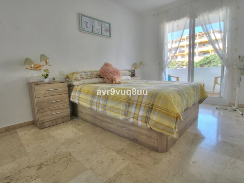Apartment - Middle Floor Apartment в продаже в Mijas, Málaga. В доме 2 спален и 2 ванных комнат. Площадь дома 75 м². Площадь участка 152 м²