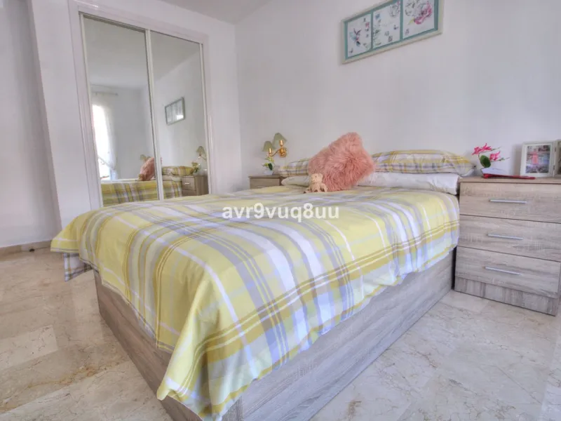 Apartment - Middle Floor Apartment в продаже в Mijas, Málaga. В доме 2 спален и 2 ванных комнат. Площадь дома 75 м². Площадь участка 152 м²
