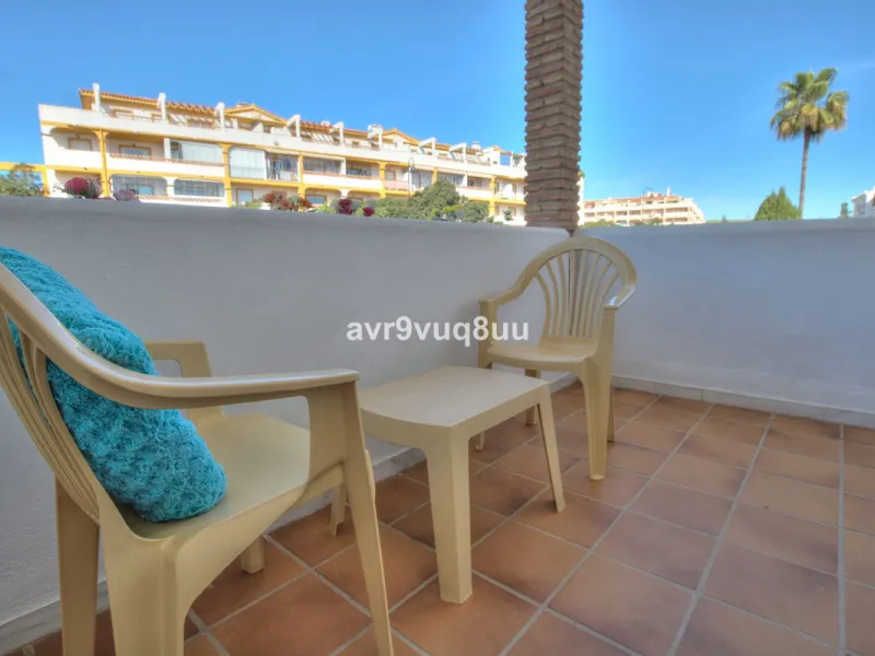 Apartment - Middle Floor Apartment в продаже в Mijas, Málaga. В доме 2 спален и 2 ванных комнат. Площадь дома 75 м². Площадь участка 152 м²