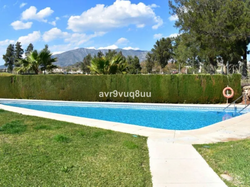Apartment - Middle Floor Apartment в продаже в Mijas, Málaga. В доме 2 спален и 2 ванных комнат. Площадь дома 75 м². Площадь участка 152 м²