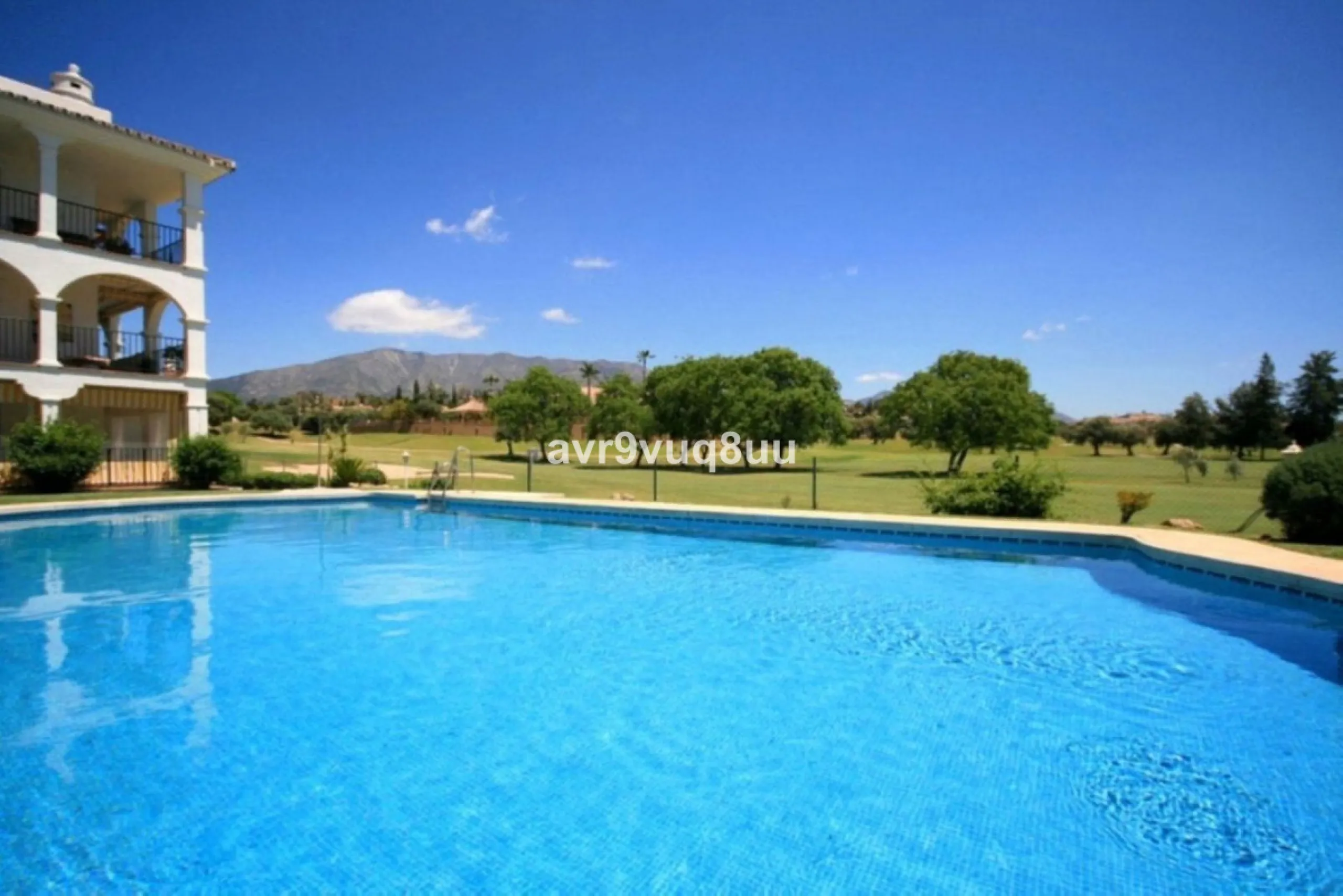 Apartment - Middle Floor Apartment в продаже в Mijas, Málaga. В доме 2 спален и 2 ванных комнат. Площадь дома 75 м². Площадь участка 152 м²