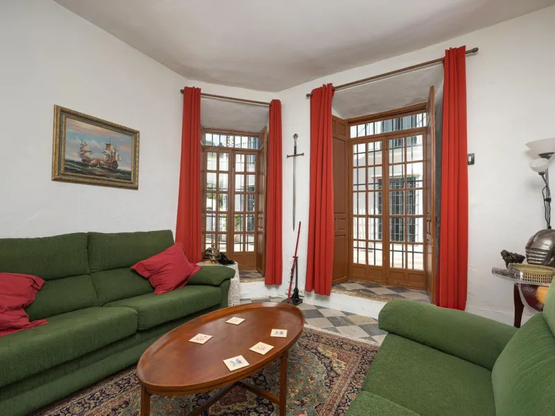 Magestic village house built in 1830, the third oldest house in Tolox and located right in the historic center of the town. The house is spread over three floors, maintaining all the authenticity of its construction. On the ground floor, we enter the hous