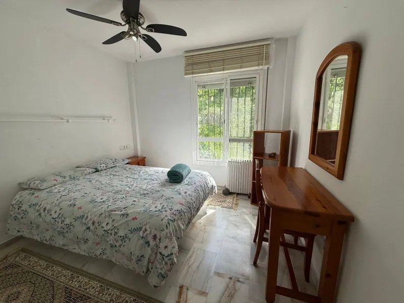 Beautiful south-facing 2-bedroom, 1-bathroom apartment located in La Reserva de Marbella.