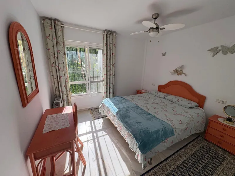Beautiful south-facing 2-bedroom, 1-bathroom apartment located in La Reserva de Marbella.