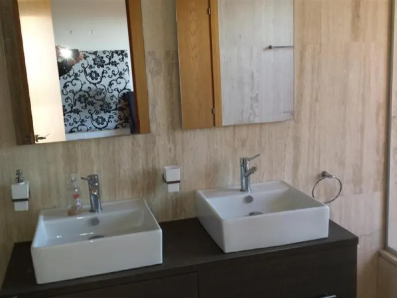 Large modern south facing un-furnished townhouse in a small development of only 46 houses.