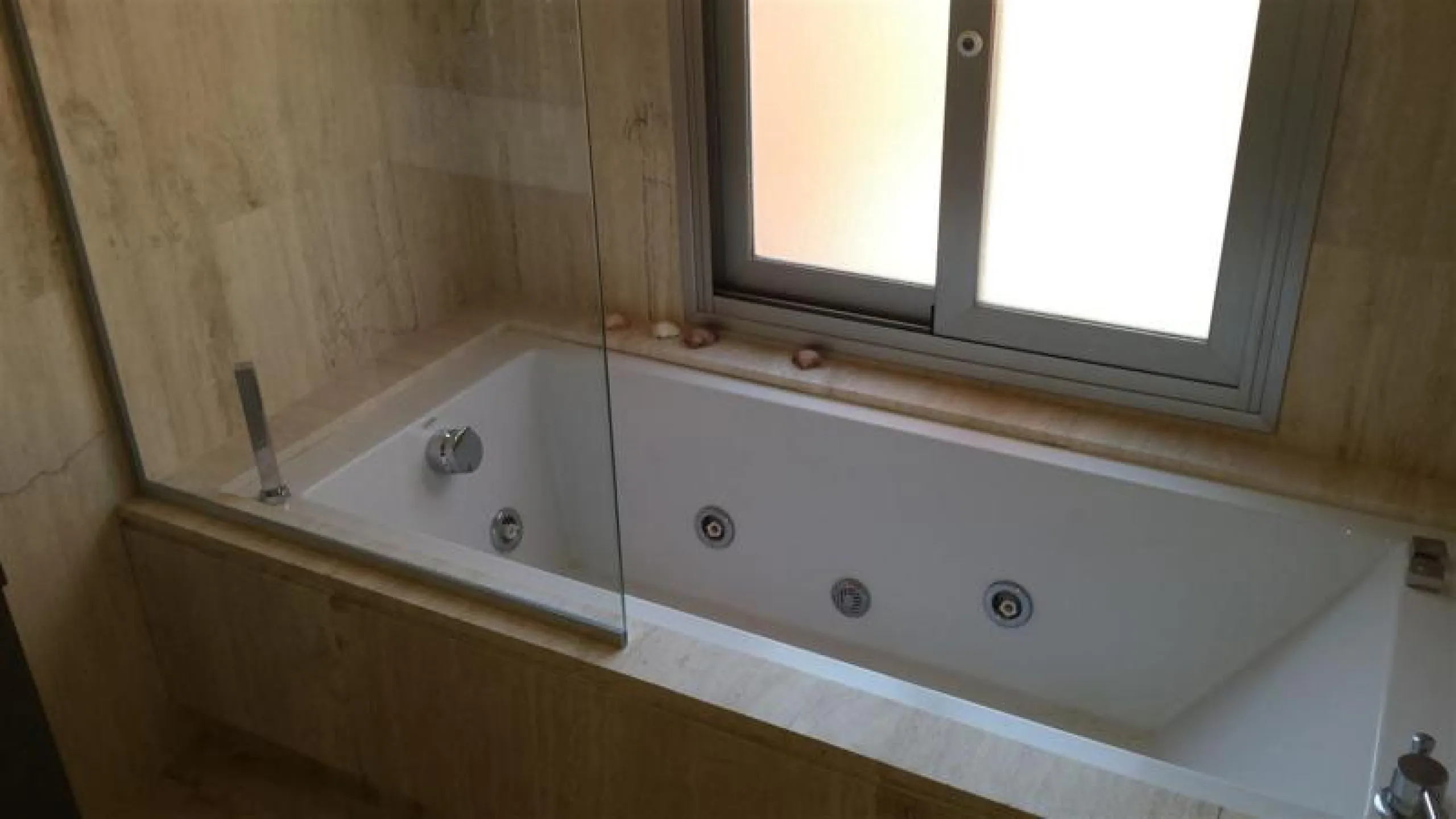 Large modern south facing un-furnished townhouse in a small development of only 46 houses.