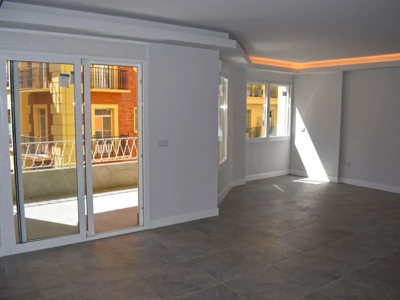 Middle Floor Apartment, Málaga Historic Centre calle Larios area, Costa del Sol.