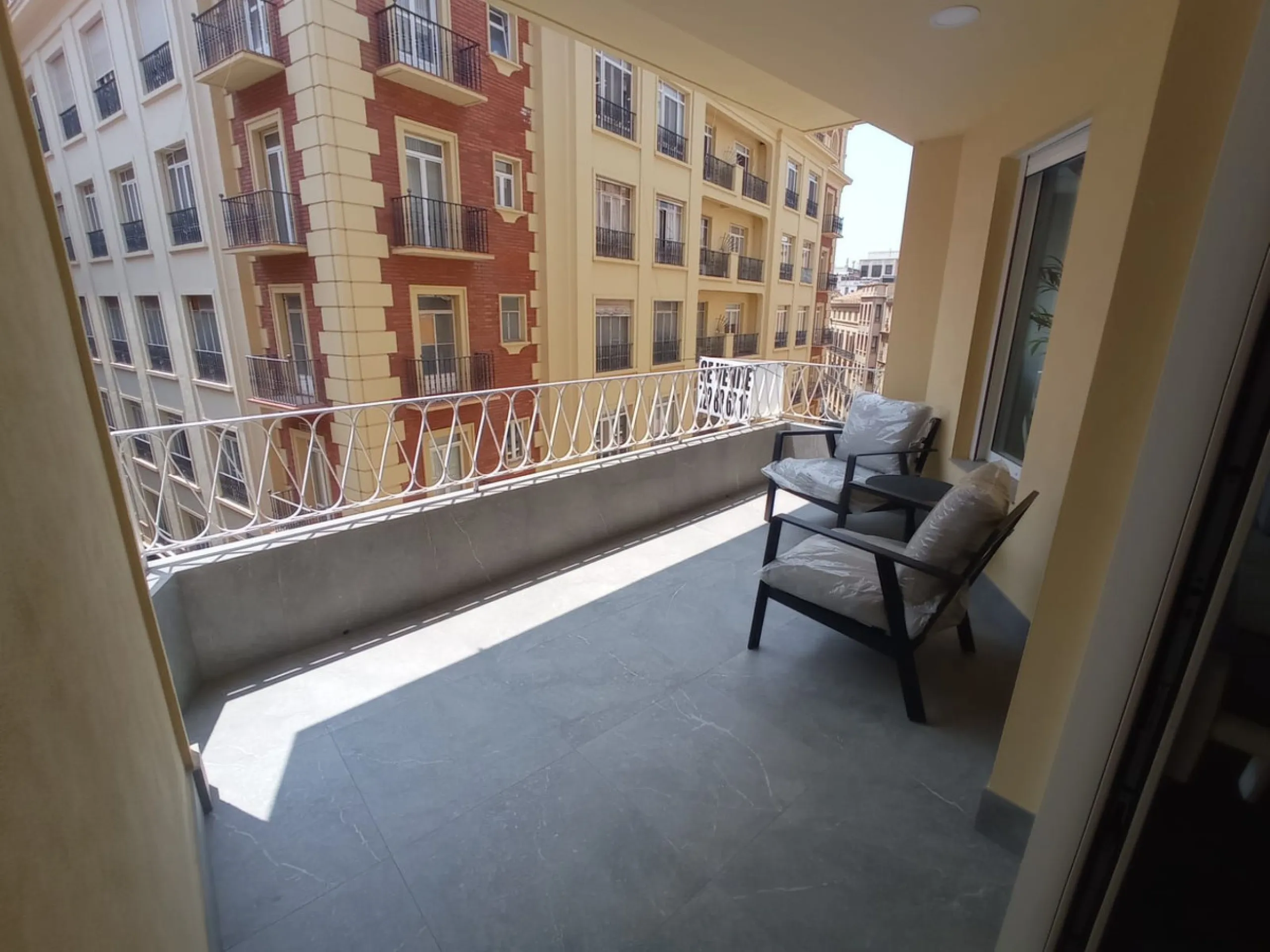 Middle Floor Apartment, Málaga Historic Centre calle Larios area, Costa del Sol.