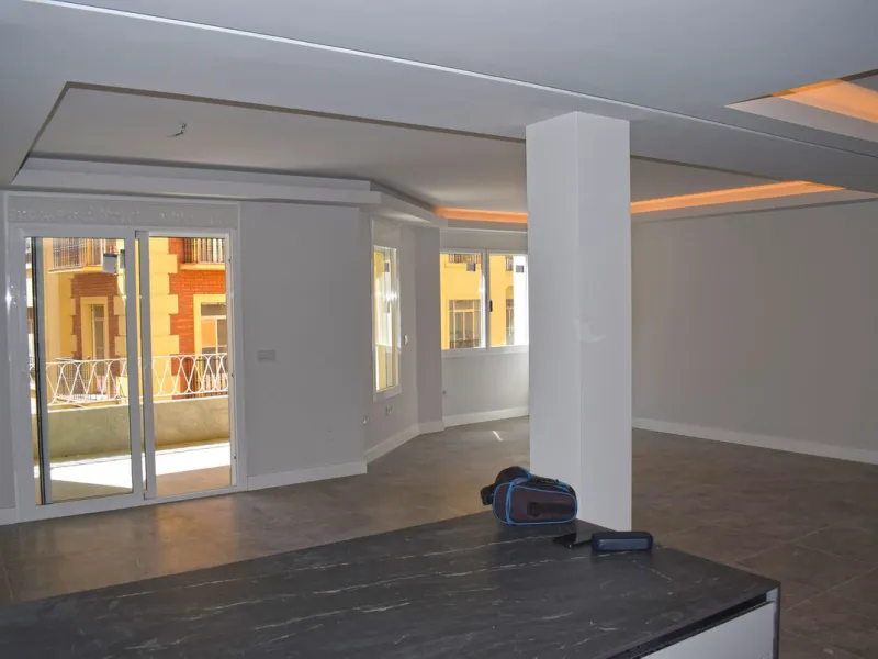 Middle Floor Apartment, Málaga Historic Centre calle Larios area, Costa del Sol.