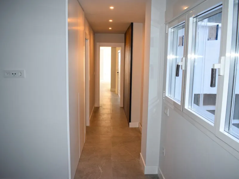 Middle Floor Apartment, Málaga Historic Centre calle Larios area, Costa del Sol.