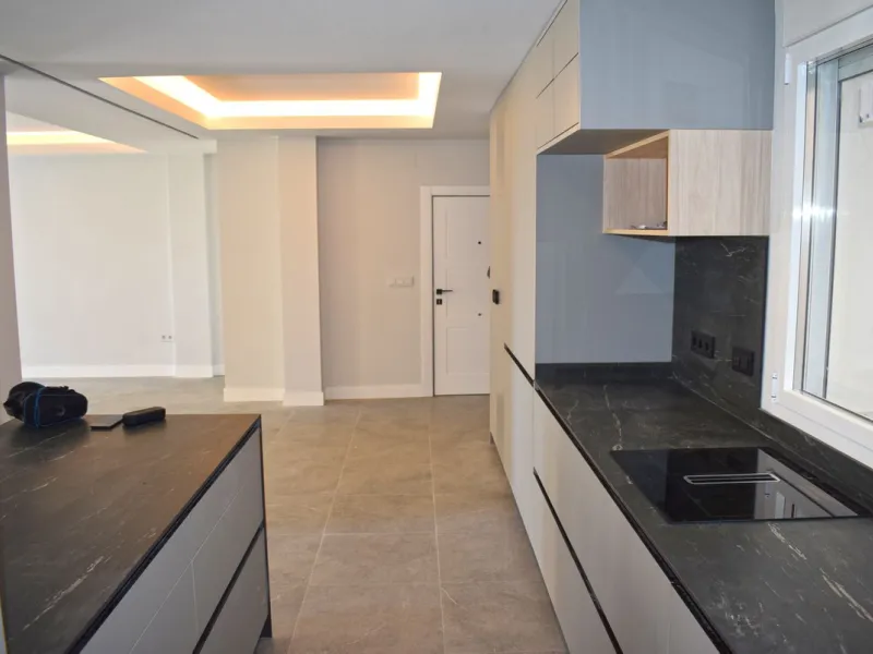 Middle Floor Apartment, Málaga Historic Centre calle Larios area, Costa del Sol.