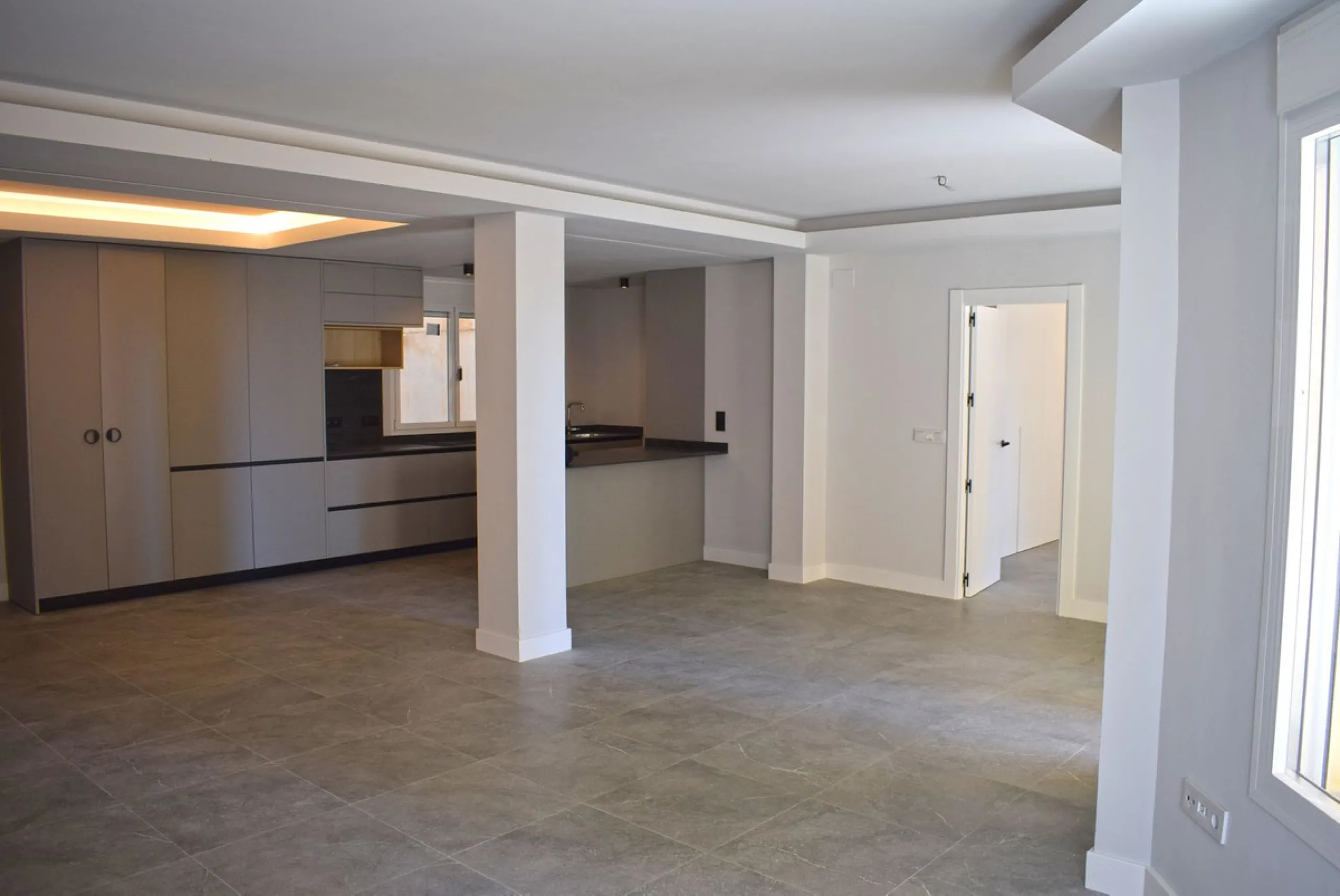 Middle Floor Apartment, Málaga Historic Centre calle Larios area, Costa del Sol.
