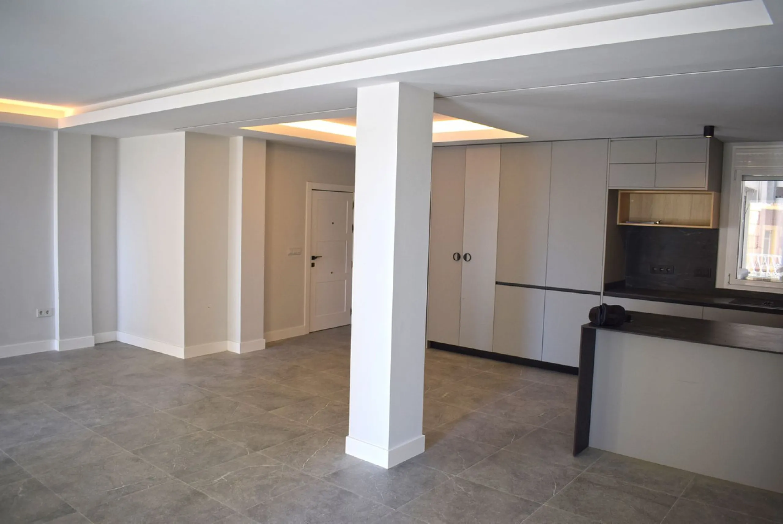 Middle Floor Apartment, Málaga Historic Centre calle Larios area, Costa del Sol.