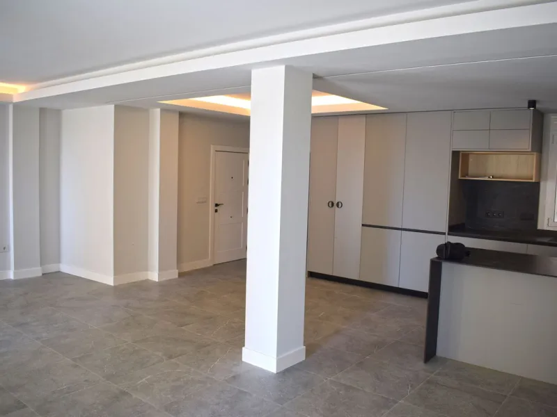 Middle Floor Apartment, Málaga Historic Centre calle Larios area, Costa del Sol.