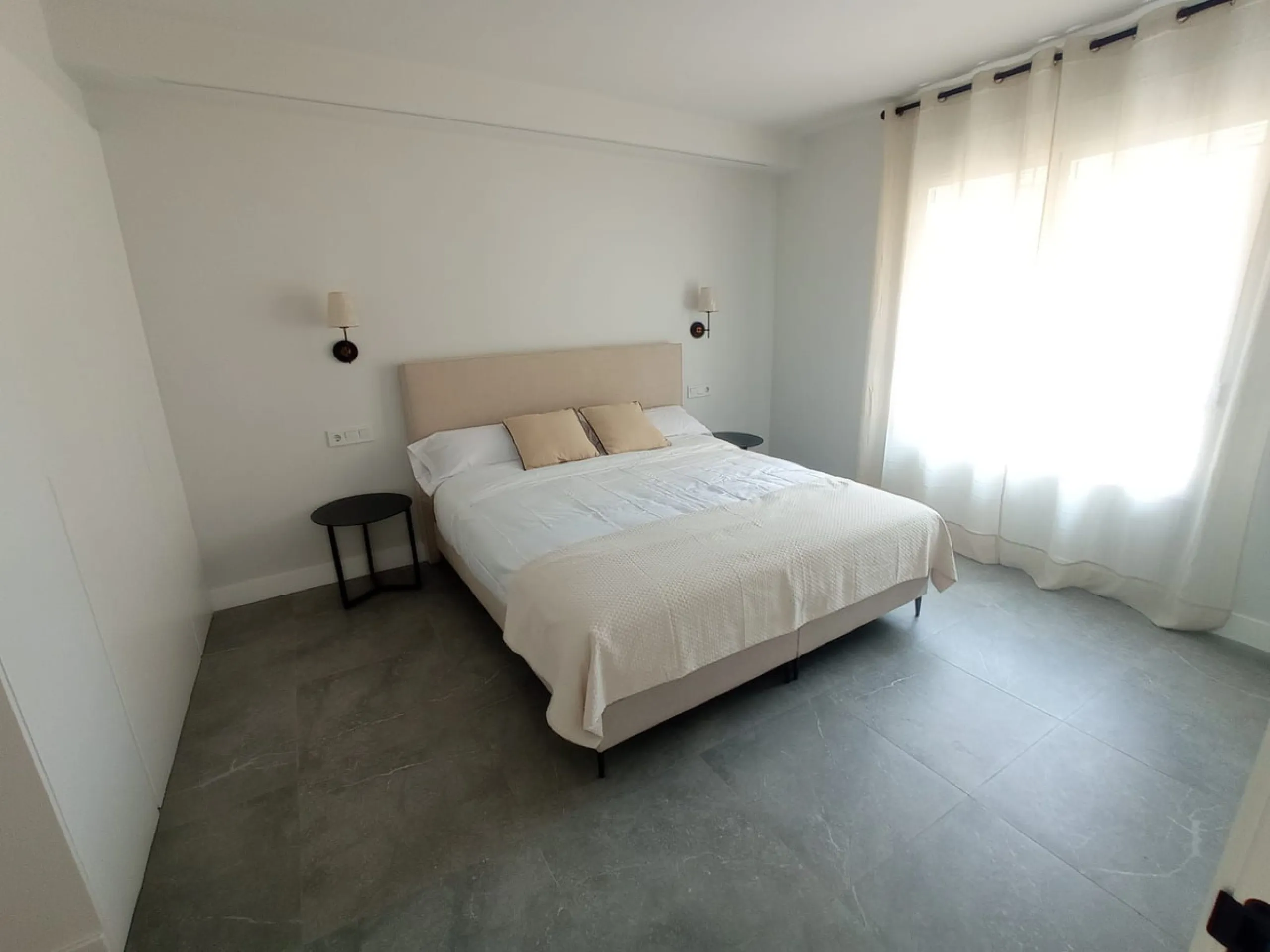 Middle Floor Apartment, Málaga Historic Centre calle Larios area, Costa del Sol.