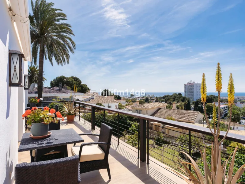 House - Detached Villa в продаже в Marbella, Málaga. В доме 4 спален и 4 ванных комнат. Площадь дома 253 м². Площадь участка 545 м²