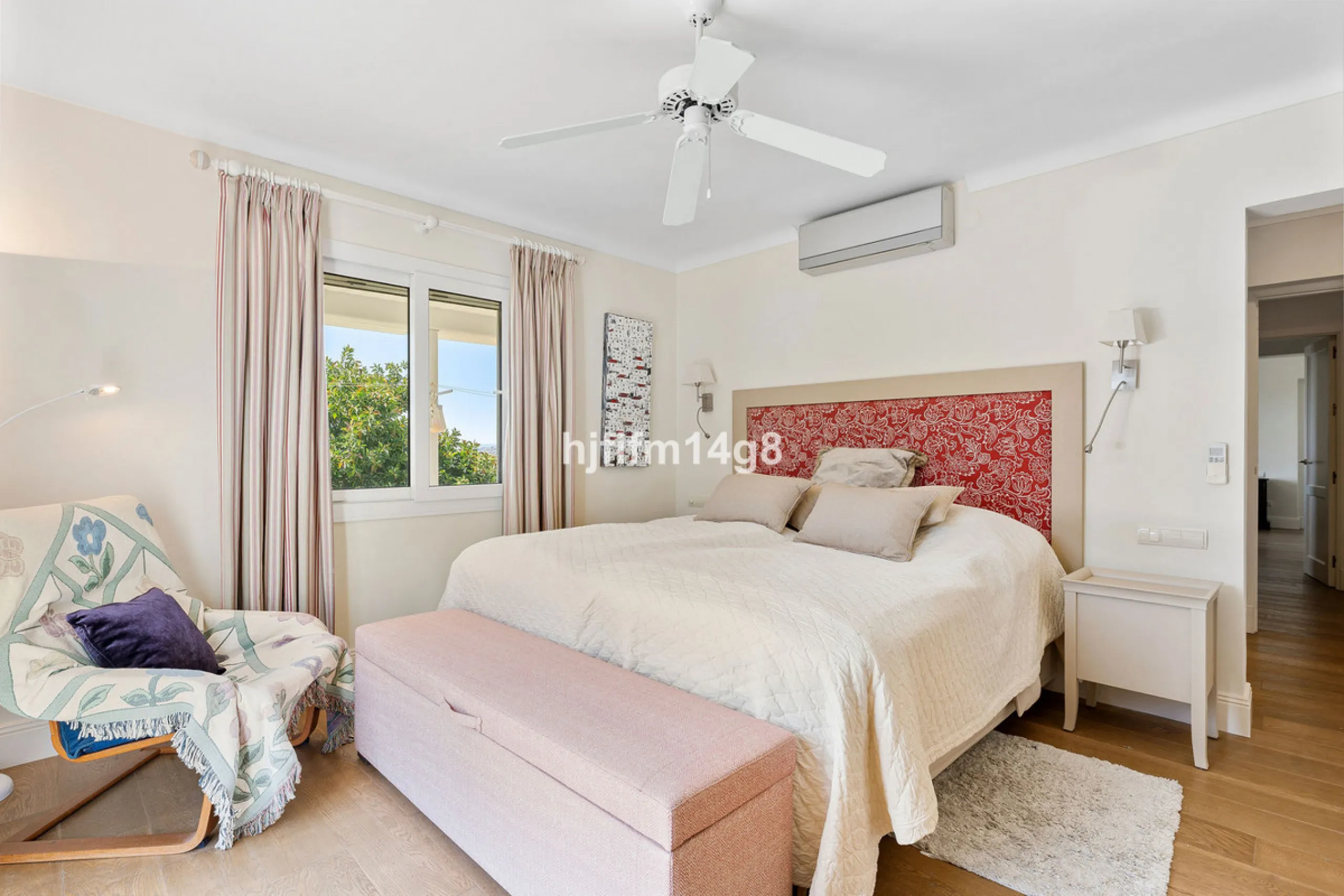 House - Detached Villa в продаже в Marbella, Málaga. В доме 4 спален и 4 ванных комнат. Площадь дома 253 м². Площадь участка 545 м²