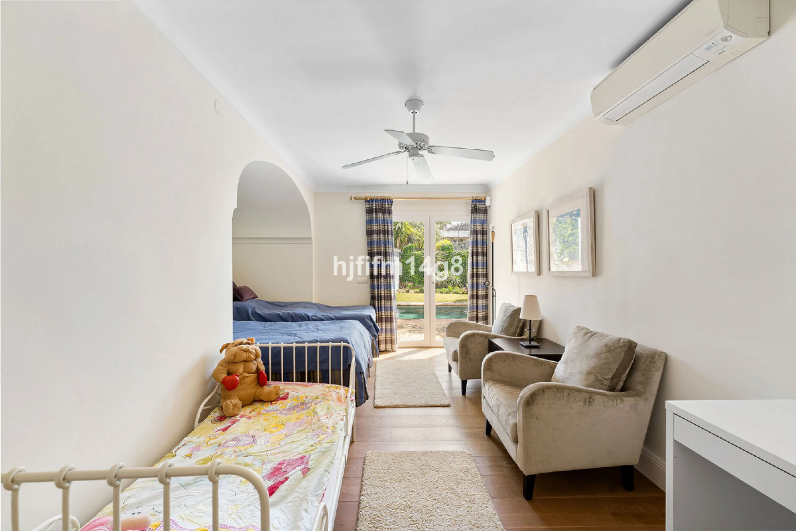House - Detached Villa в продаже в Marbella, Málaga. В доме 4 спален и 4 ванных комнат. Площадь дома 253 м². Площадь участка 545 м²