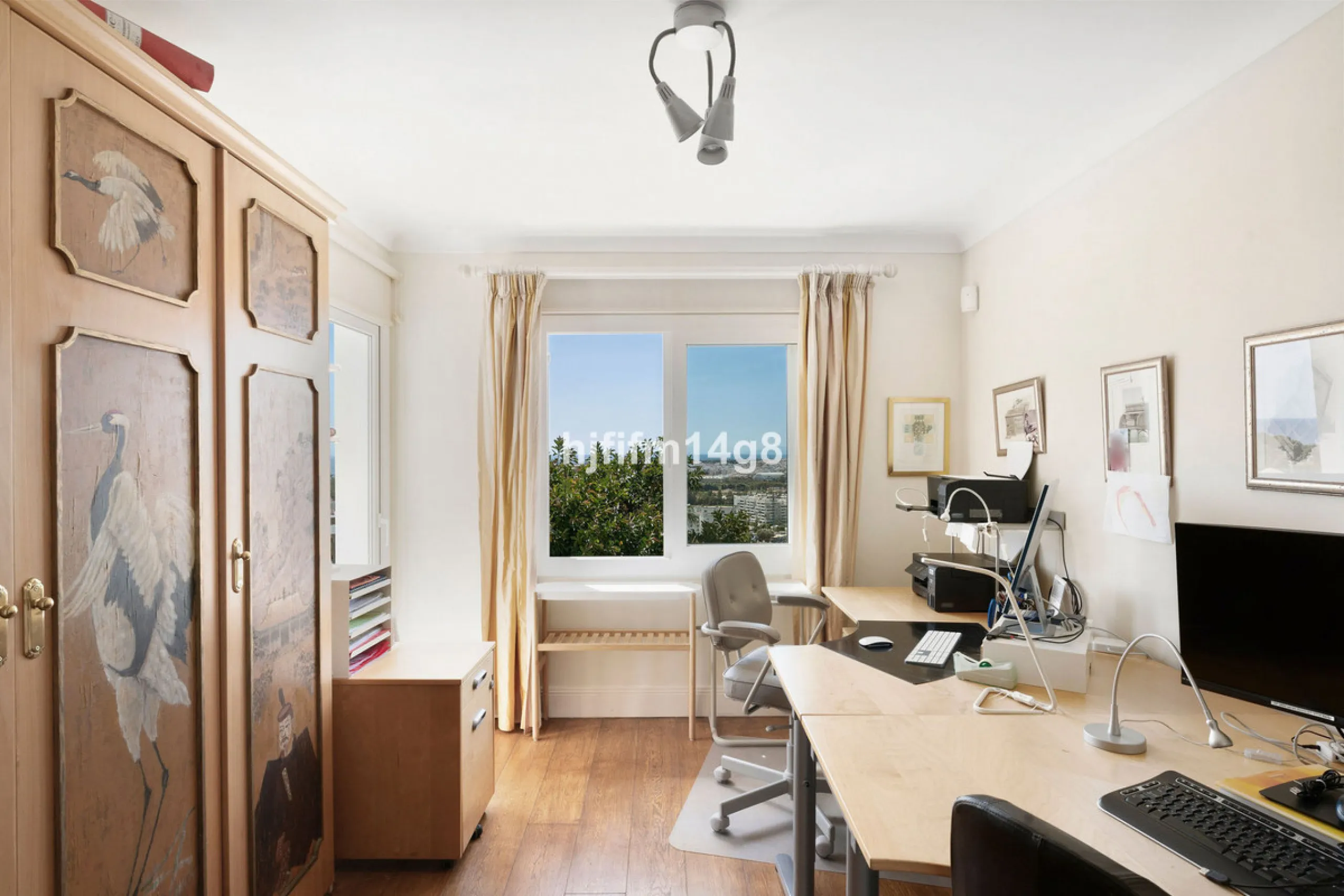 House - Detached Villa в продаже в Marbella, Málaga. В доме 4 спален и 4 ванных комнат. Площадь дома 253 м². Площадь участка 545 м²