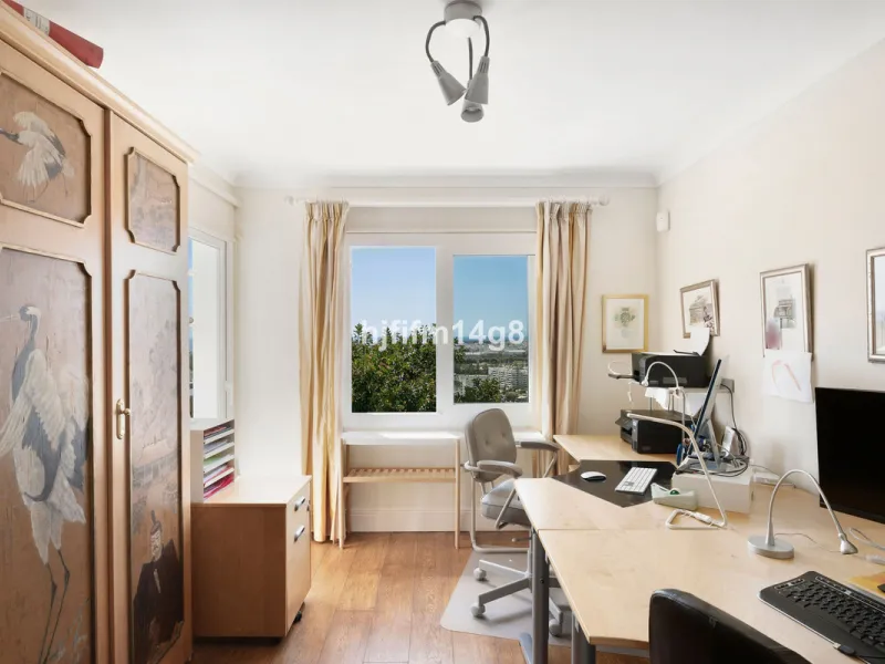 House - Detached Villa в продаже в Marbella, Málaga. В доме 4 спален и 4 ванных комнат. Площадь дома 253 м². Площадь участка 545 м²