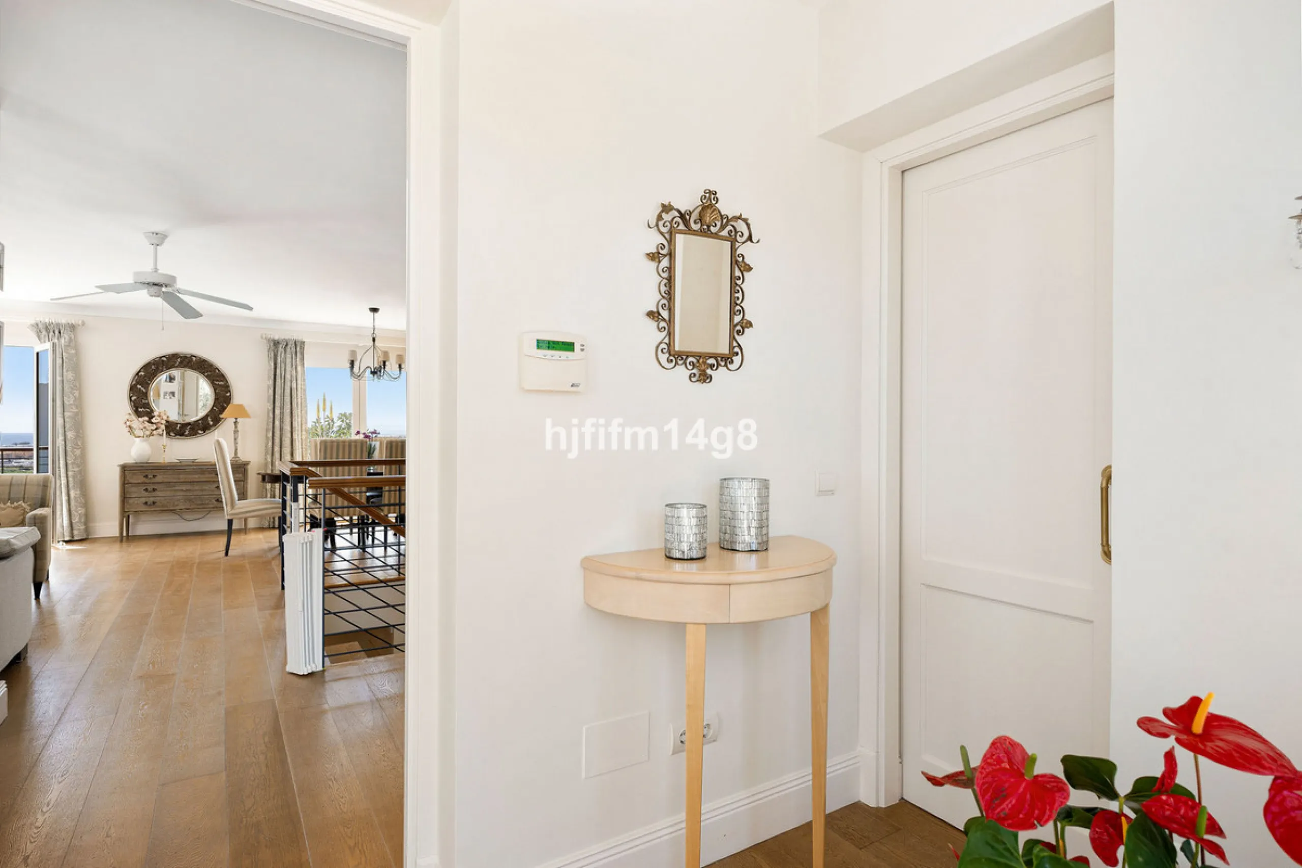 House - Detached Villa в продаже в Marbella, Málaga. В доме 4 спален и 4 ванных комнат. Площадь дома 253 м². Площадь участка 545 м²
