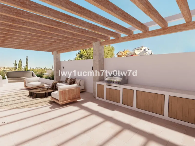 MAGNIFICENT CORNER HOUSE WITH SEA VIEWS AND A 10-MINUTE WALK TO THE CITY CENTRE