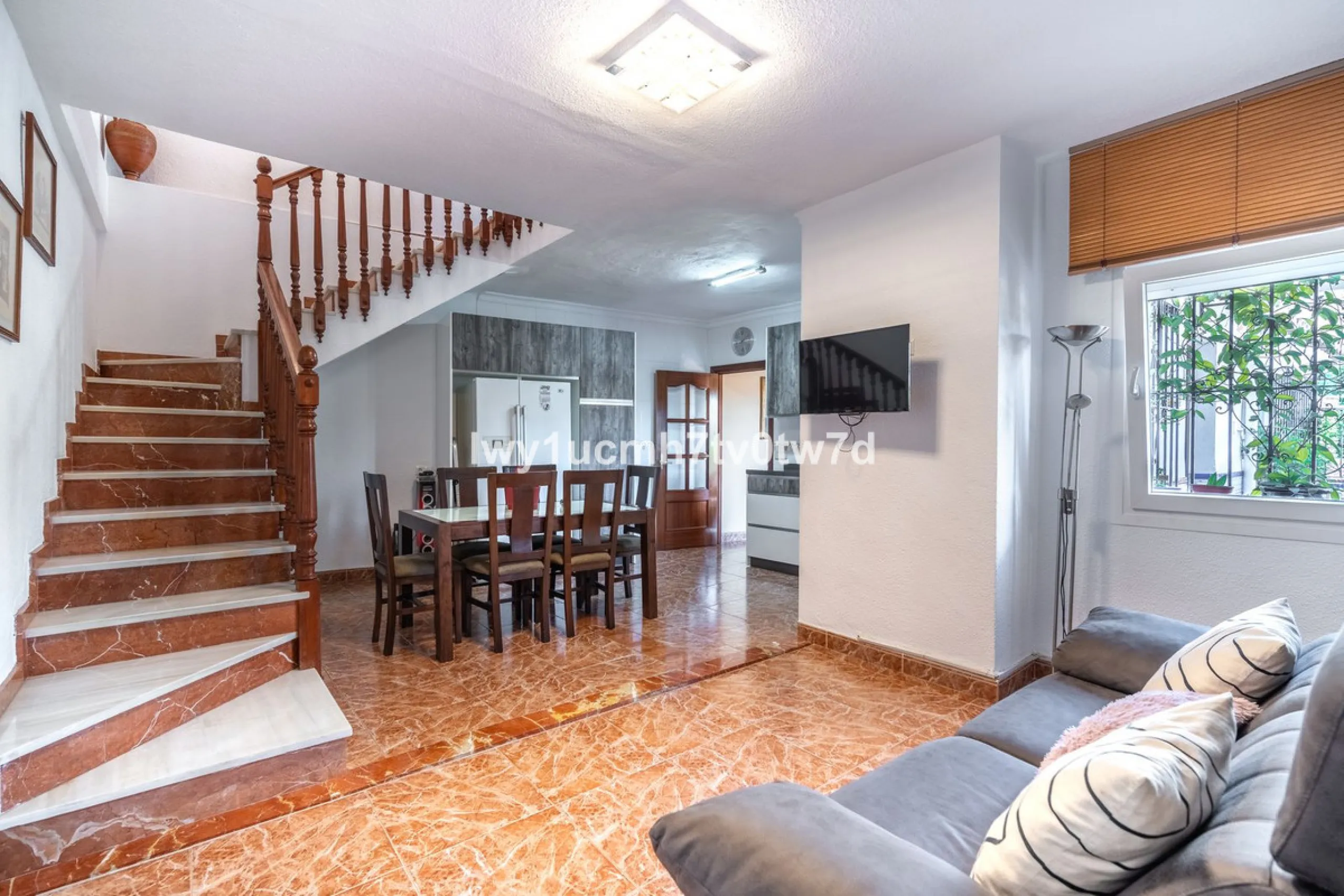 MAGNIFICENT CORNER HOUSE WITH SEA VIEWS AND A 10-MINUTE WALK TO THE CITY CENTRE