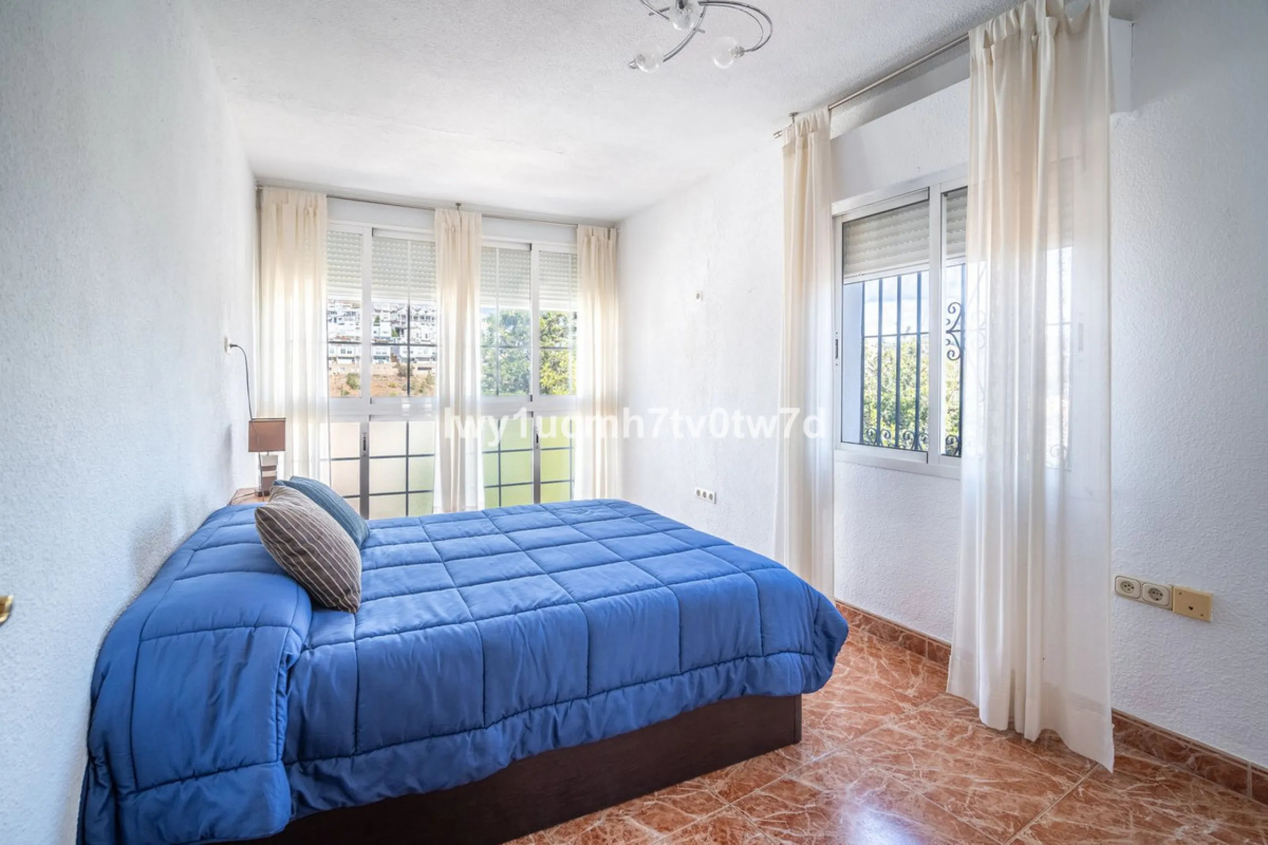 MAGNIFICENT CORNER HOUSE WITH SEA VIEWS AND A 10-MINUTE WALK TO THE CITY CENTRE