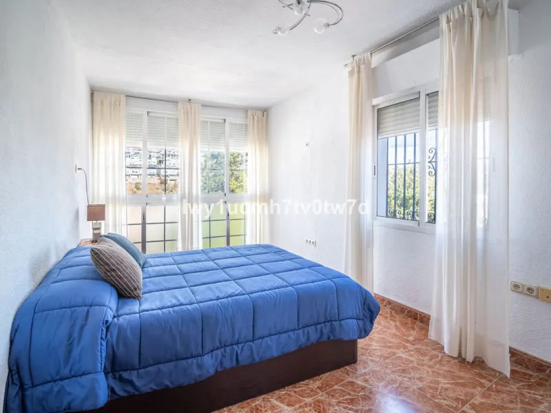 MAGNIFICENT CORNER HOUSE WITH SEA VIEWS AND A 10-MINUTE WALK TO THE CITY CENTRE