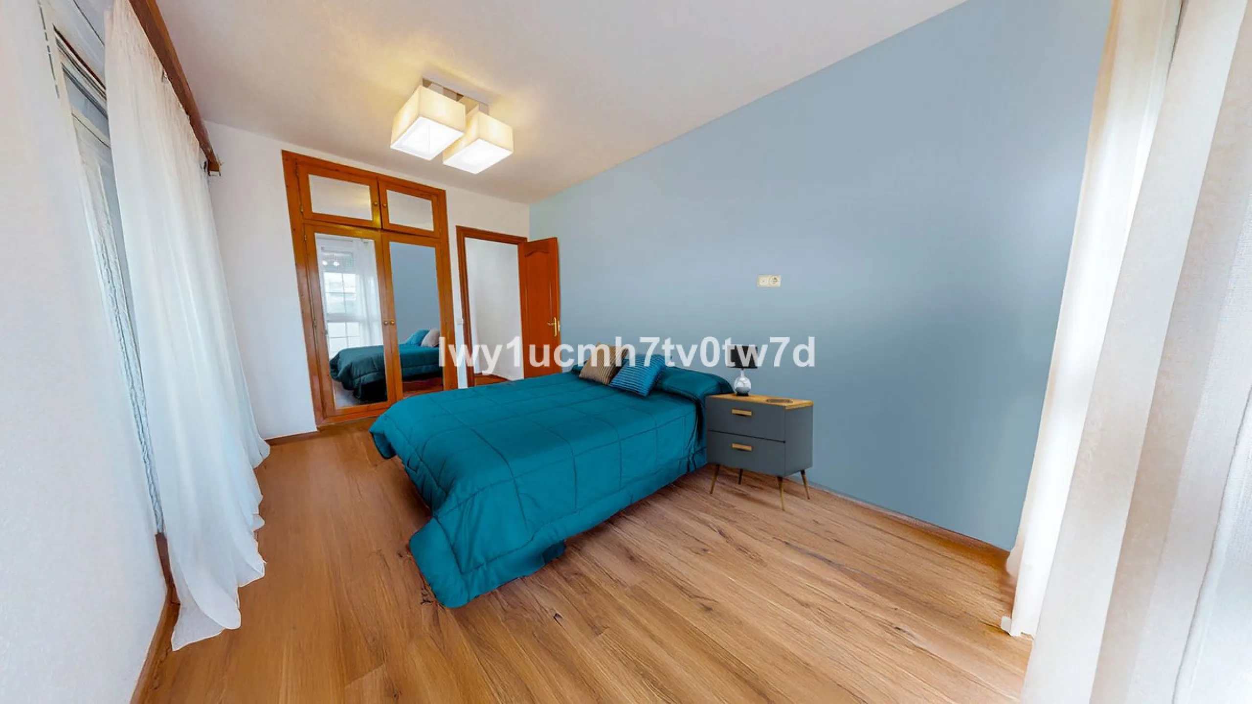 MAGNIFICENT CORNER HOUSE WITH SEA VIEWS AND A 10-MINUTE WALK TO THE CITY CENTRE