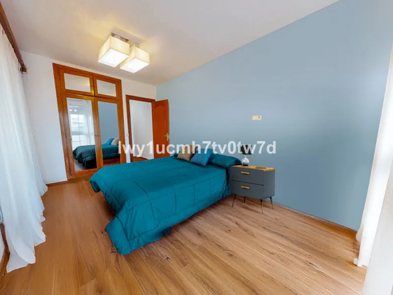 MAGNIFICENT CORNER HOUSE WITH SEA VIEWS AND A 10-MINUTE WALK TO THE CITY CENTRE