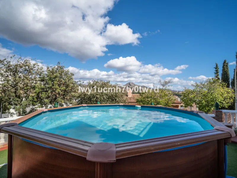 MAGNIFICENT CORNER HOUSE WITH SEA VIEWS AND A 10-MINUTE WALK TO THE CITY CENTRE
