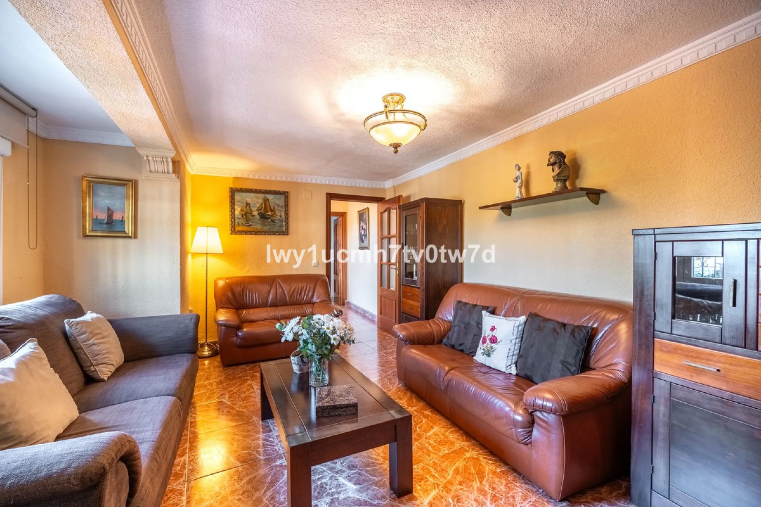 MAGNIFICENT CORNER HOUSE WITH SEA VIEWS AND A 10-MINUTE WALK TO THE CITY CENTRE