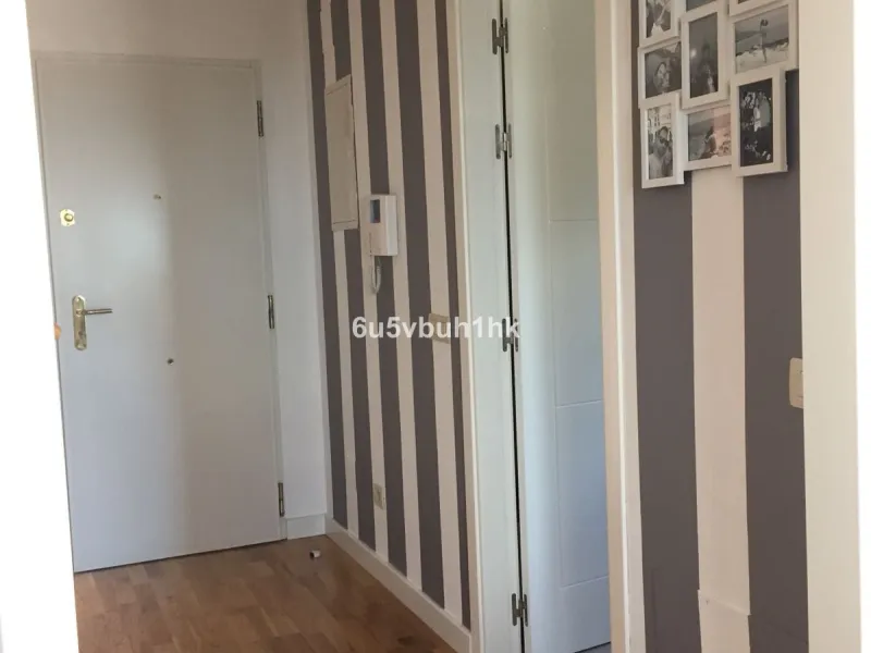 House - Detached Villa в продаже в Benalmadena, Málaga. В доме 3 спален и 3 ванных комнат. Площадь дома 182 м². Площадь участка 294 м²
