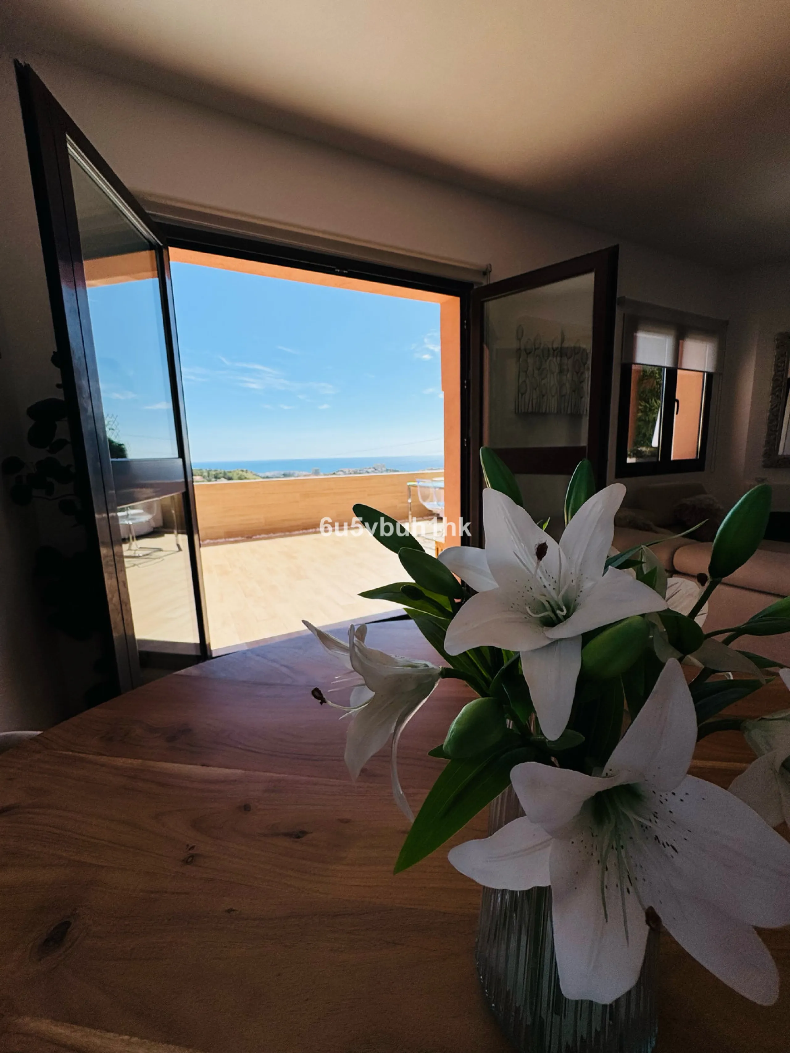 House - Detached Villa в продаже в Benalmadena, Málaga. В доме 3 спален и 3 ванных комнат. Площадь дома 182 м². Площадь участка 294 м²