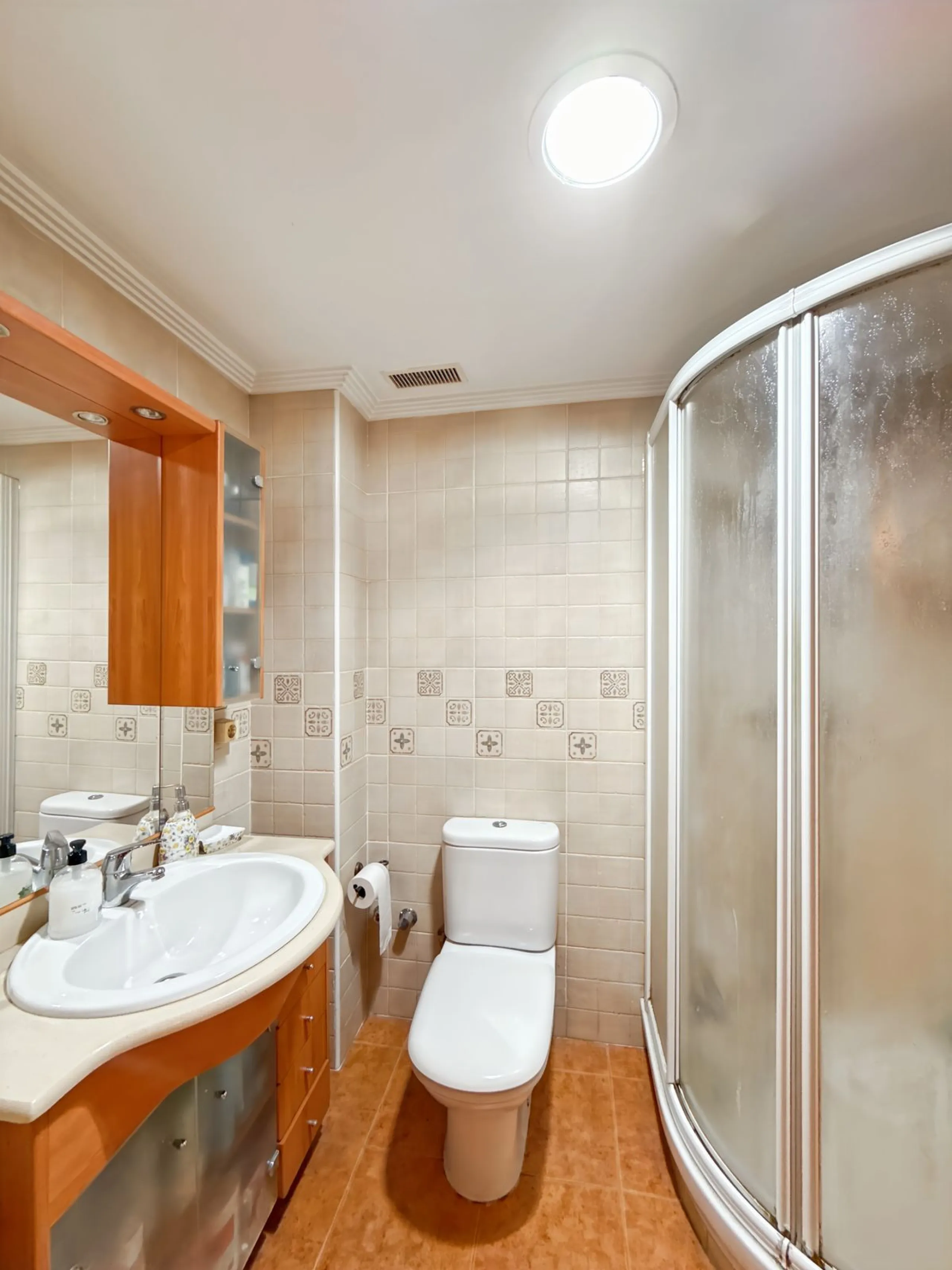 Imagine waking up every morning to the sea breeze on your skin. Living just 200 meters from the beach, in one of Málaga's most authentic—and up-and-coming—neighborhoods. Welcome to your new home on Héroes de Sostoa Street, in vibrant Perchel Sur: a place 