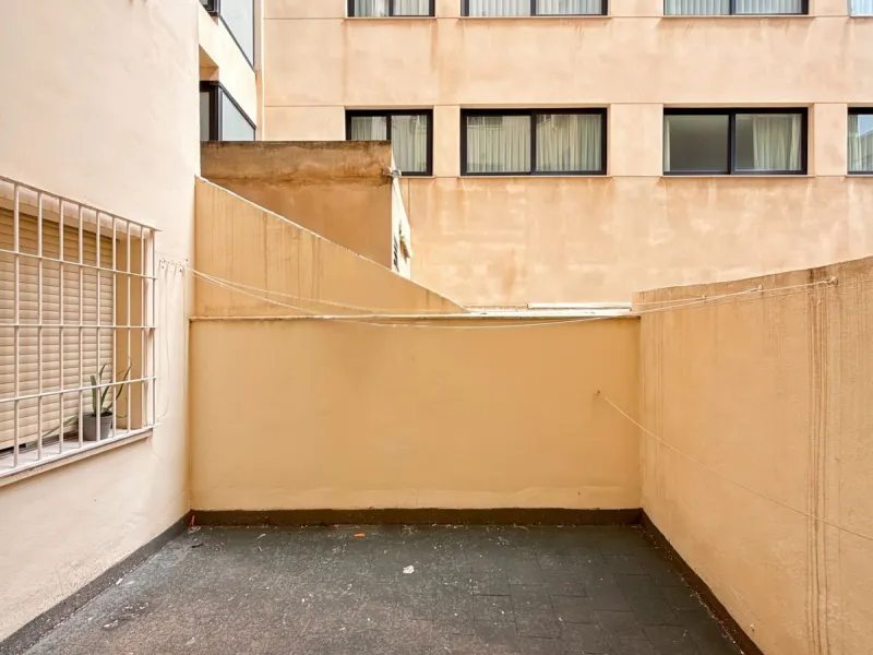Imagine waking up every morning to the sea breeze on your skin. Living just 200 meters from the beach, in one of Málaga's most authentic—and up-and-coming—neighborhoods. Welcome to your new home on Héroes de Sostoa Street, in vibrant Perchel Sur: a place 