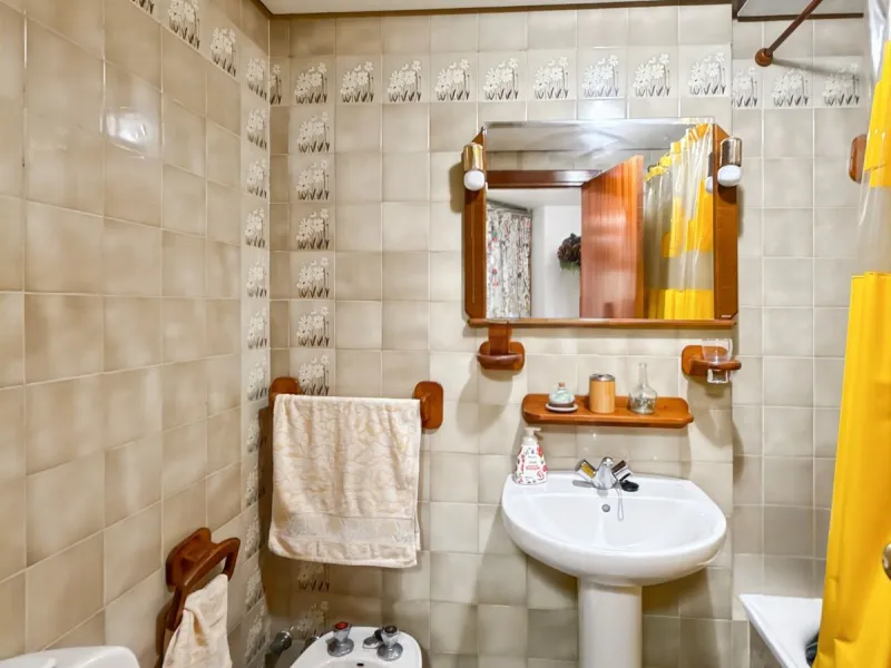 Imagine waking up every morning to the sea breeze on your skin. Living just 200 meters from the beach, in one of Málaga's most authentic—and up-and-coming—neighborhoods. Welcome to your new home on Héroes de Sostoa Street, in vibrant Perchel Sur: a place 