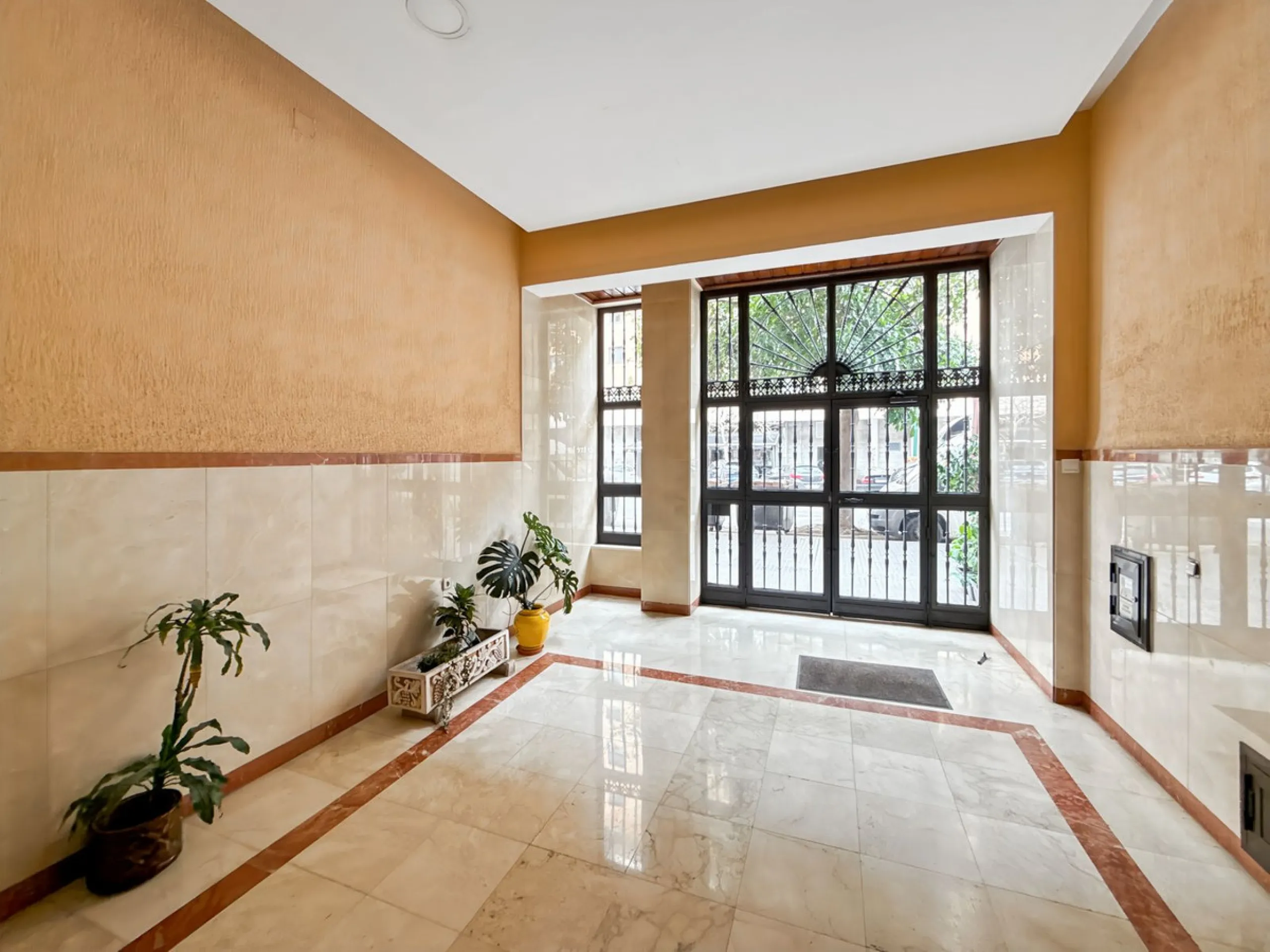 Imagine waking up every morning to the sea breeze on your skin. Living just 200 meters from the beach, in one of Málaga's most authentic—and up-and-coming—neighborhoods. Welcome to your new home on Héroes de Sostoa Street, in vibrant Perchel Sur: a place 
