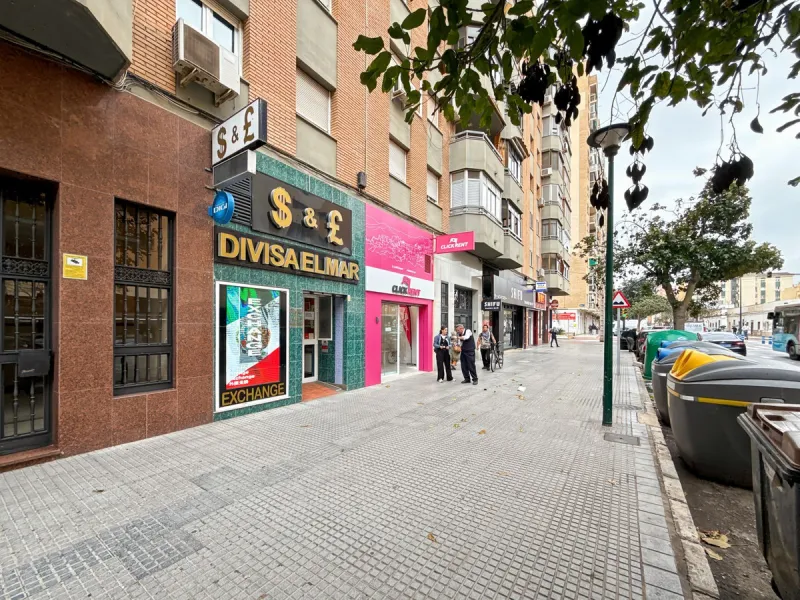Imagine waking up every morning to the sea breeze on your skin. Living just 200 meters from the beach, in one of Málaga's most authentic—and up-and-coming—neighborhoods. Welcome to your new home on Héroes de Sostoa Street, in vibrant Perchel Sur: a place 